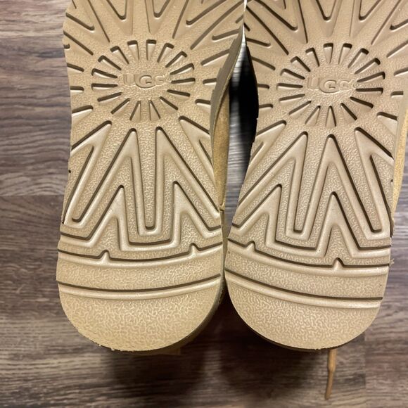 Ugg Bethany Classic Slim Ankle Cut Brown Comfort Boots Shoes Women's Size 7.5 - Picture 15 of 16